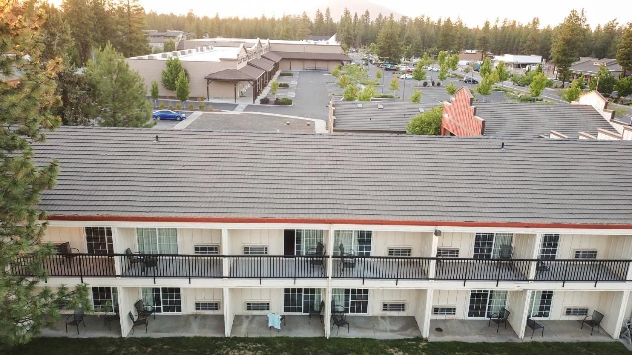 Sisters Inn & Suites Bagian luar foto